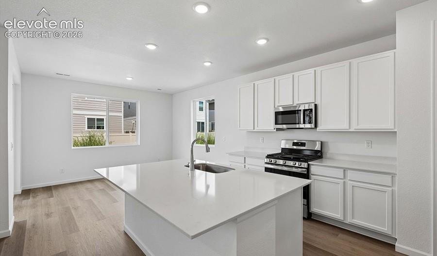 Image 8 of 24: Kitchen