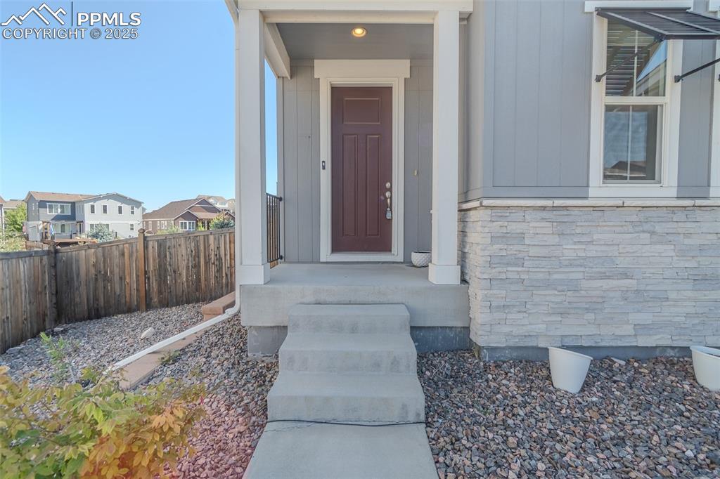 Image 3 of 50: Entry