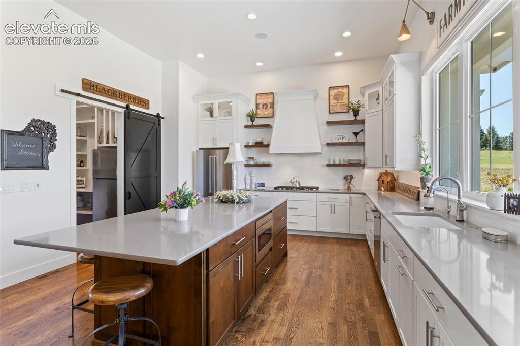 Image 10 of 36: Kitchen