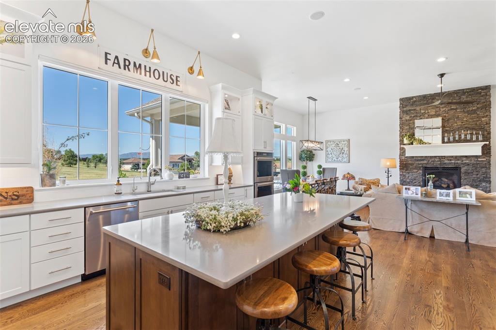 Image 9 of 36: Kitchen