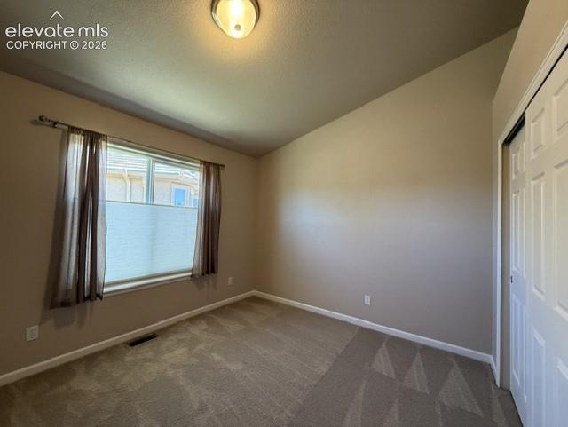 Image 16 of 24: Bedroom