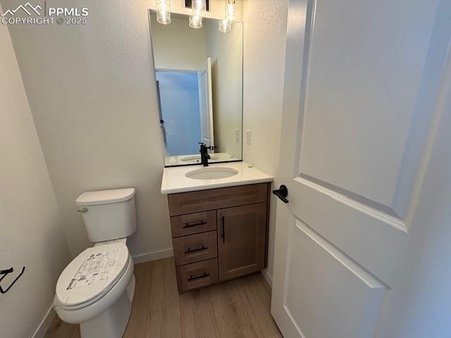 Image 4 of 10: Main level powder bath