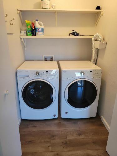 Image 9 of 9: Laundry