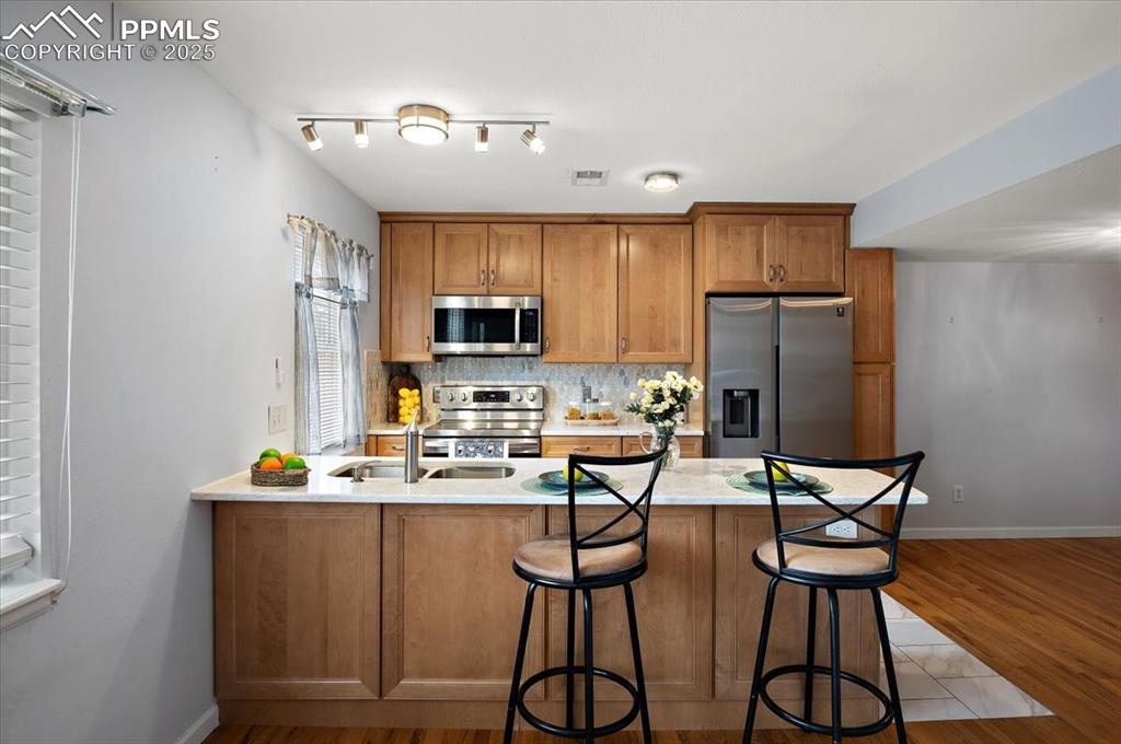 Image 3 of 37: Kitchen