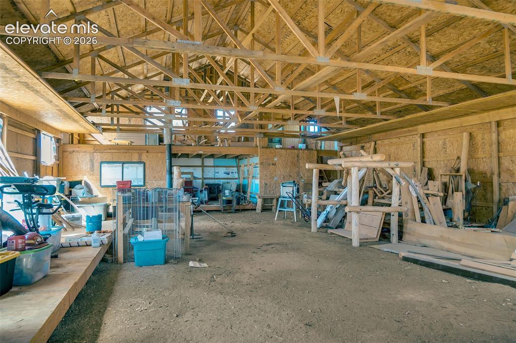 Image 3 of 43: 2000 Sq Ft Shop