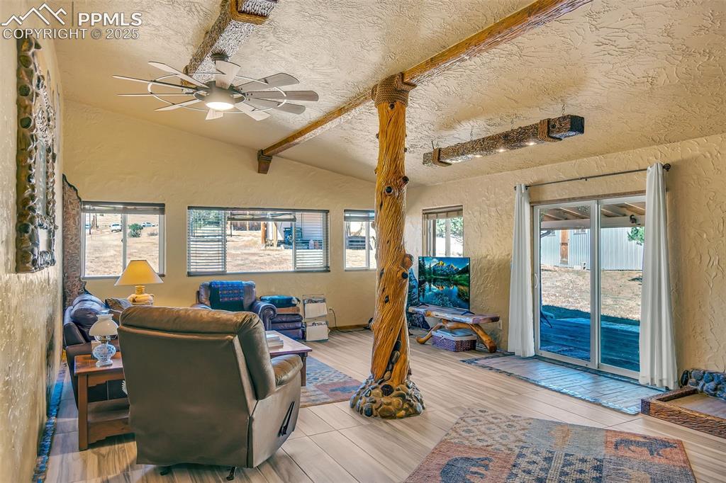 Image 31 of 43: Family Room