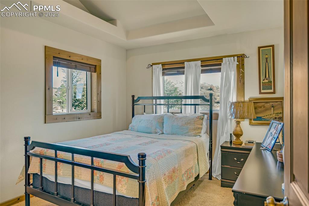 Image 32 of 42: Bedroom