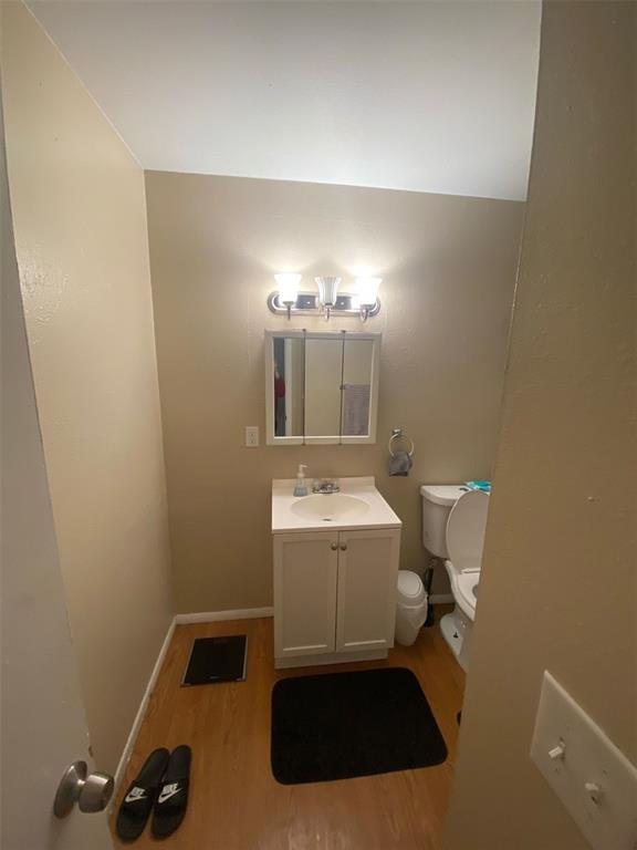 Image 6 of 8: Bathroom
