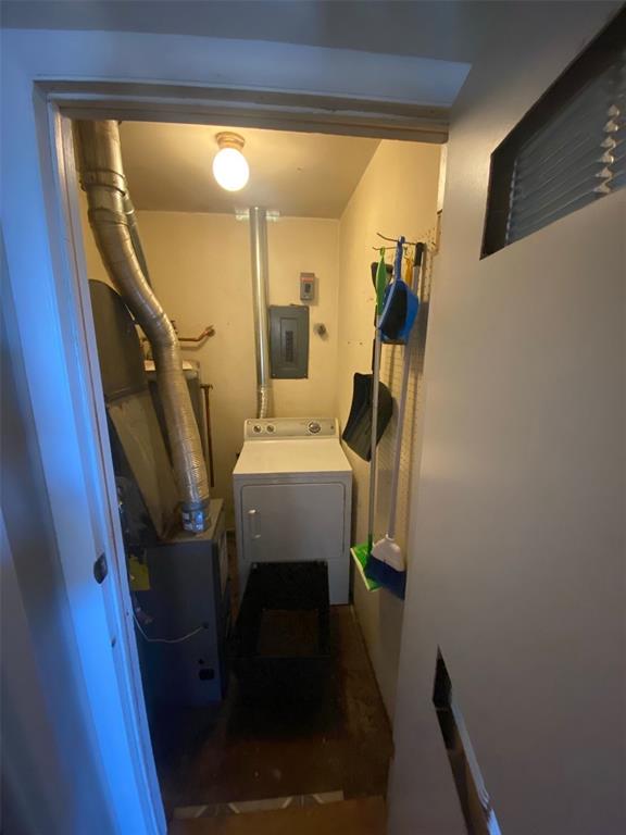 Image 8 of 8: Laundry