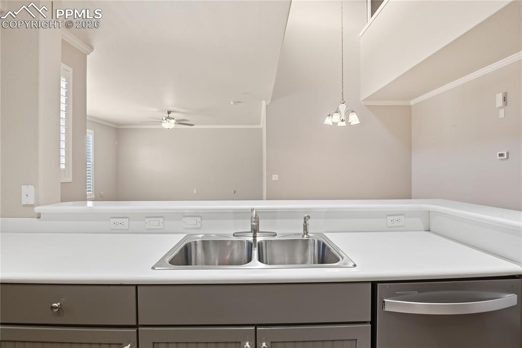 Image 10 of 22: Kitchen