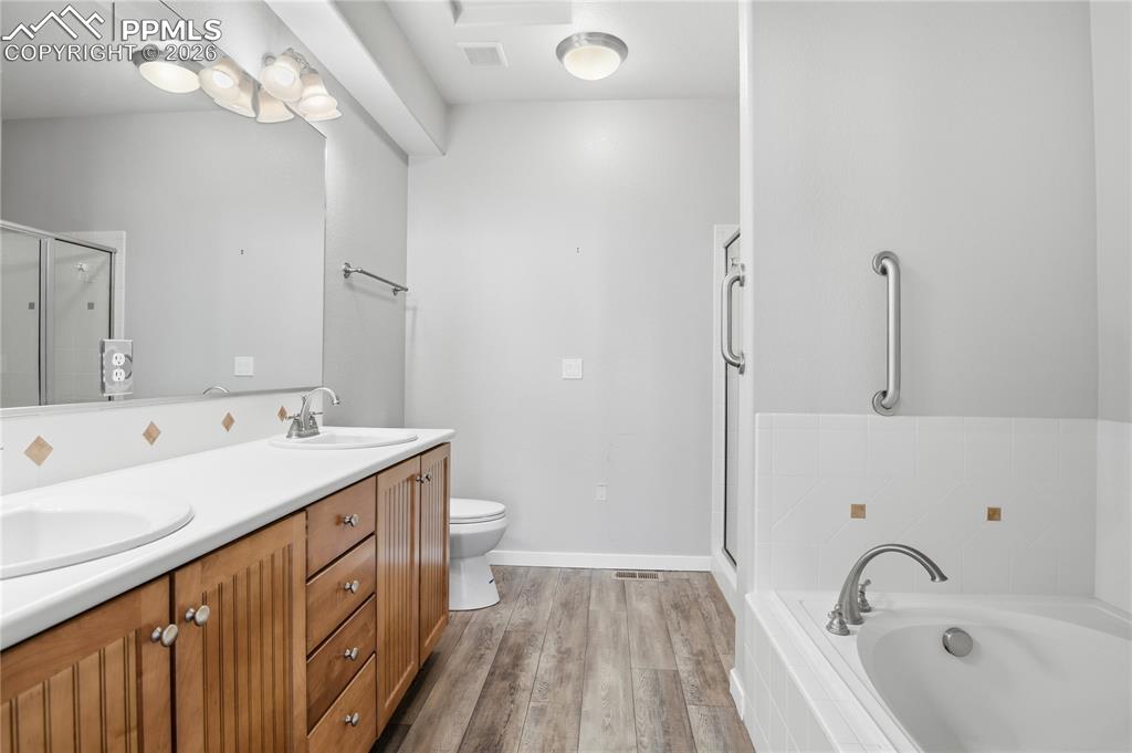 Image 15 of 22: Master Bathroom