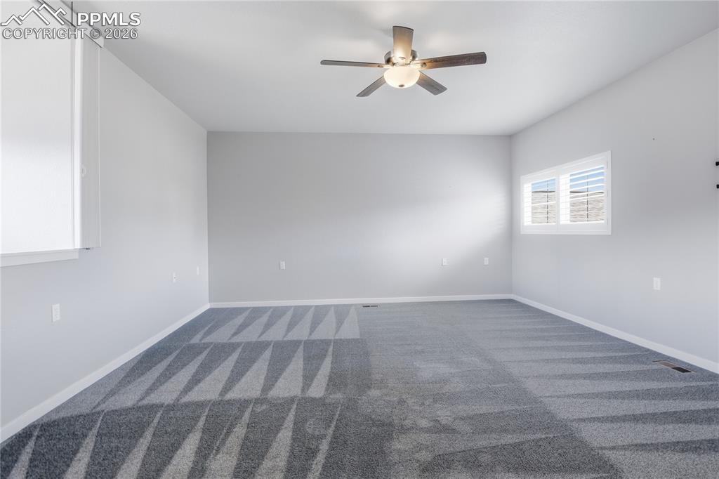 Image 19 of 22: Loft