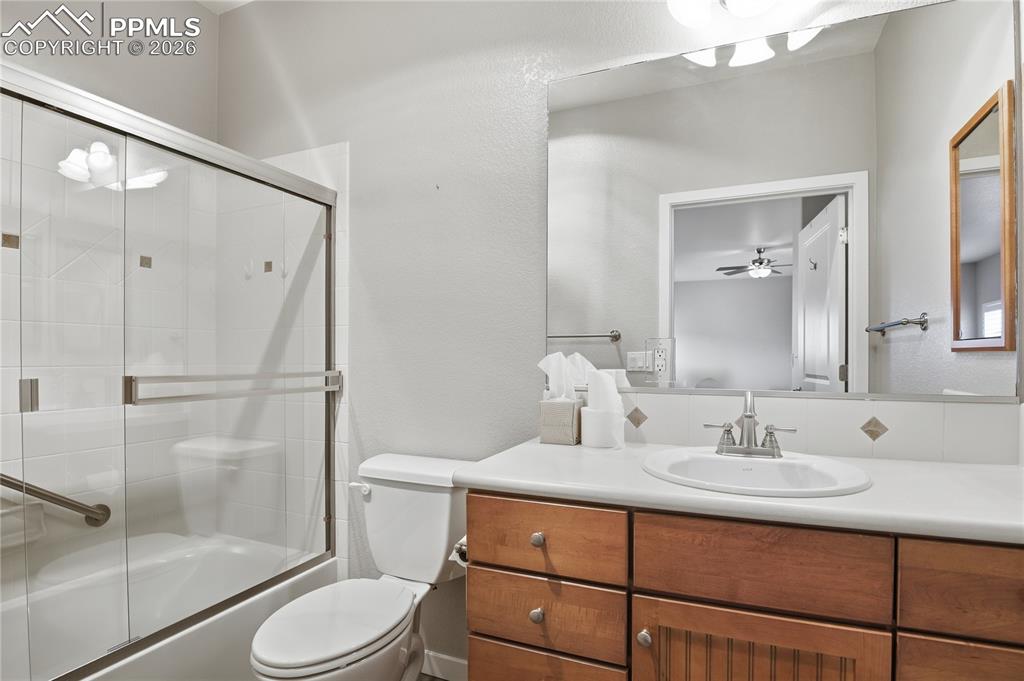 Image 21 of 22: Bathroom