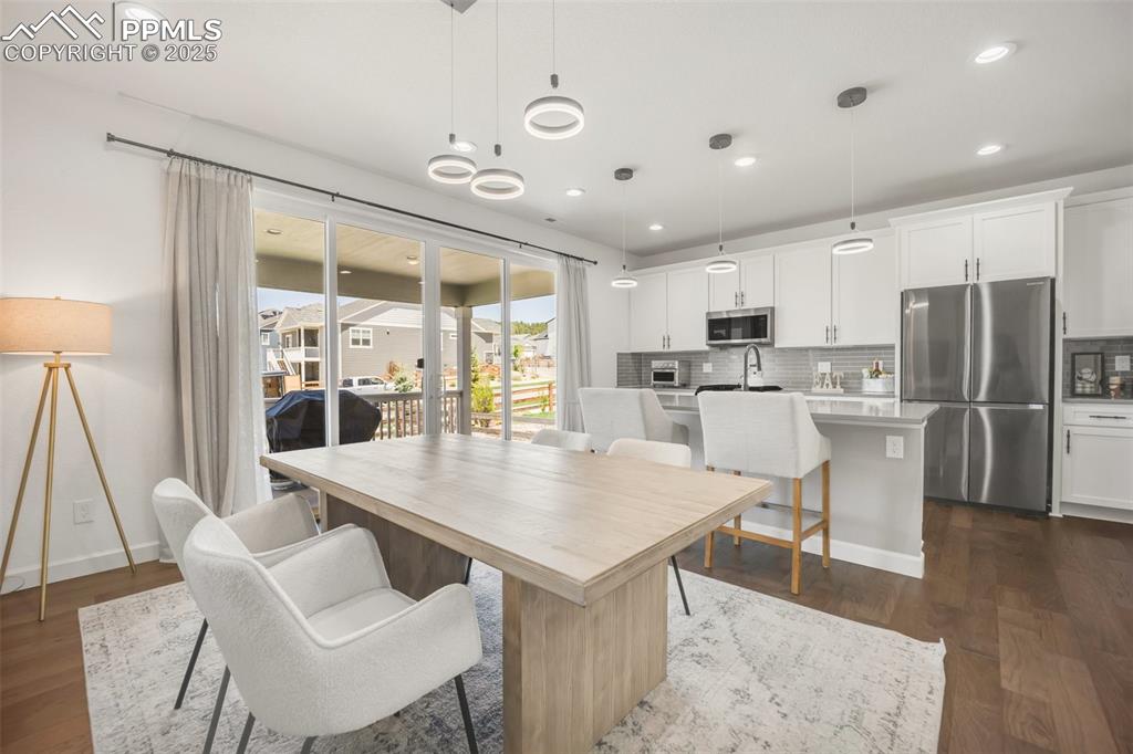 Image 10 of 37: Dining Area