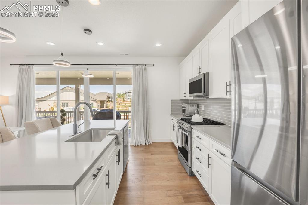 Image 8 of 37: Kitchen