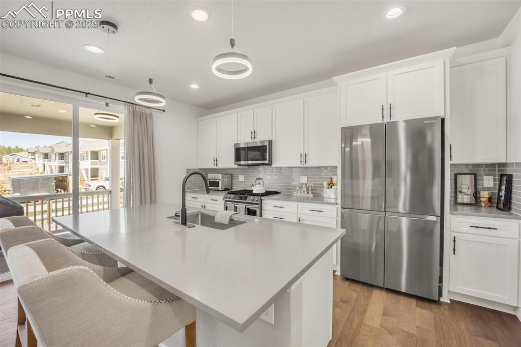 Image 9 of 37: Kitchen