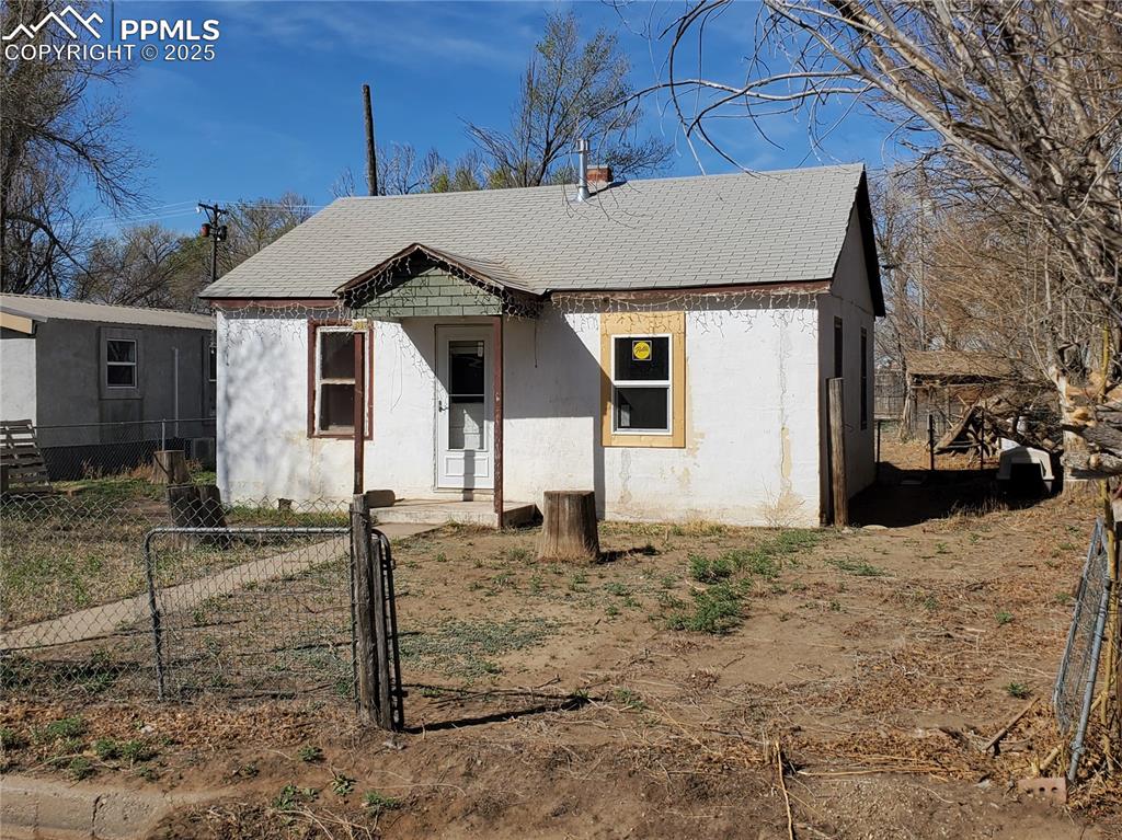 Image 3 of 28: Front Exterior