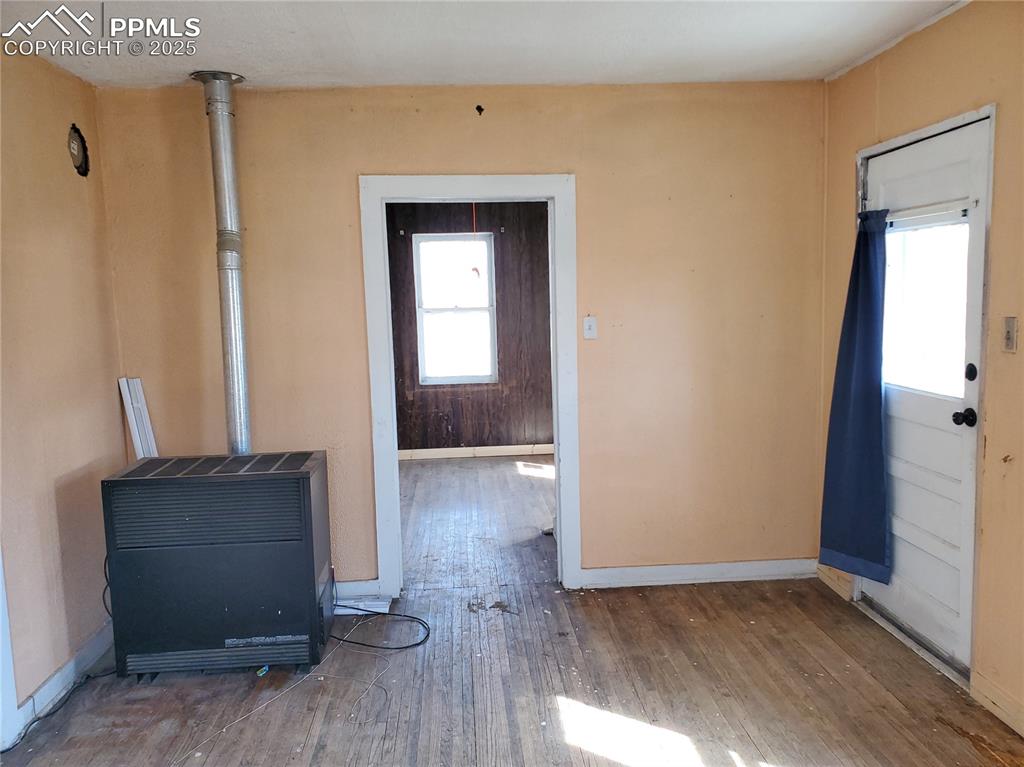 Image 6 of 28: Living Room (Looking Towards Bedroom #1)