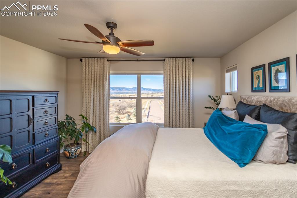 Image 17 of 36: Large Suite w/ views