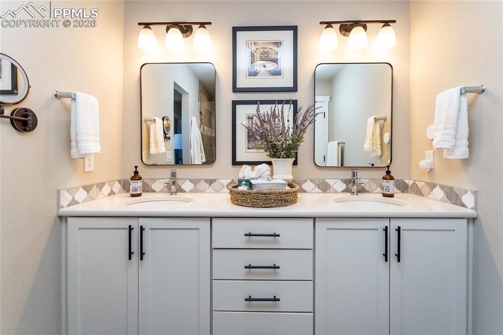 Image 18 of 36: Master Bathroom 