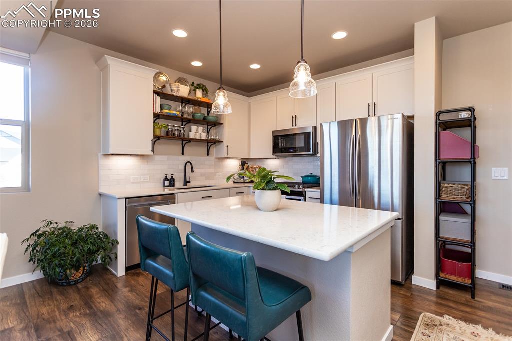 Image 8 of 36: Great Breakfast Bar & Work Space