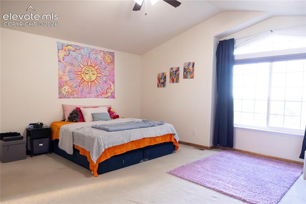 Image 17 of 33: Bedroom