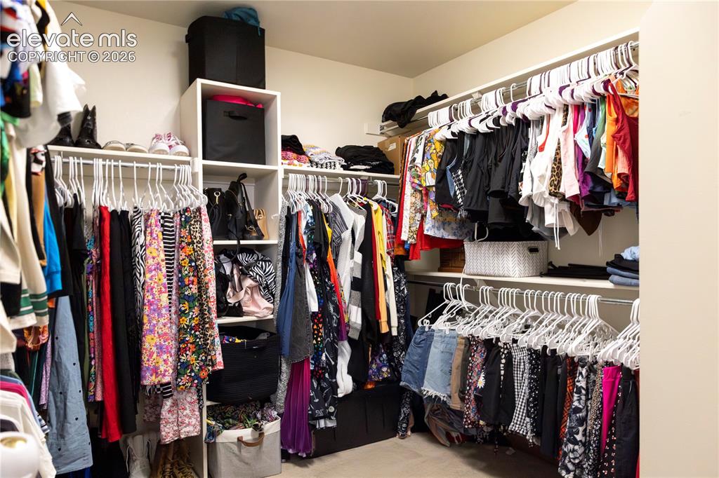 Image 19 of 33: Closet