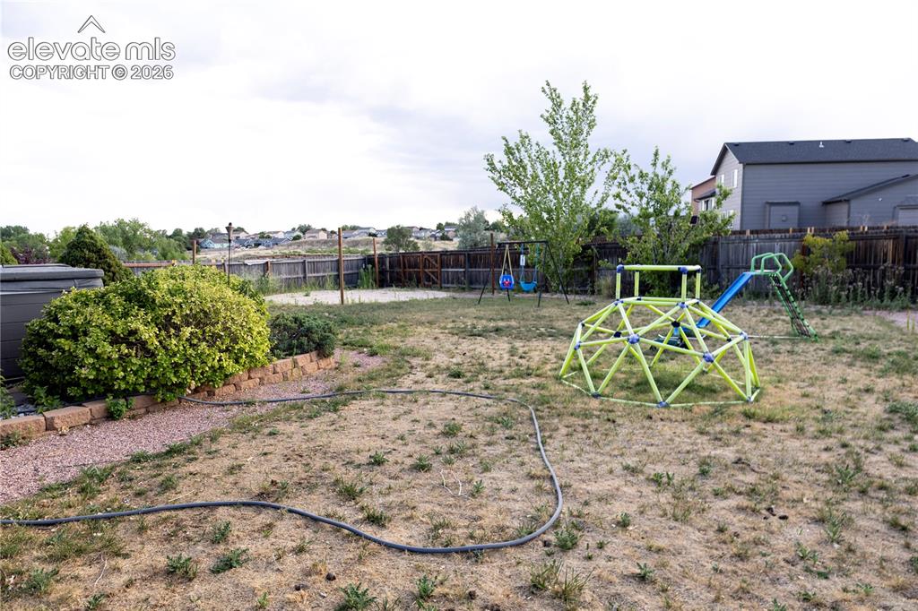 Image 33 of 33: Yard