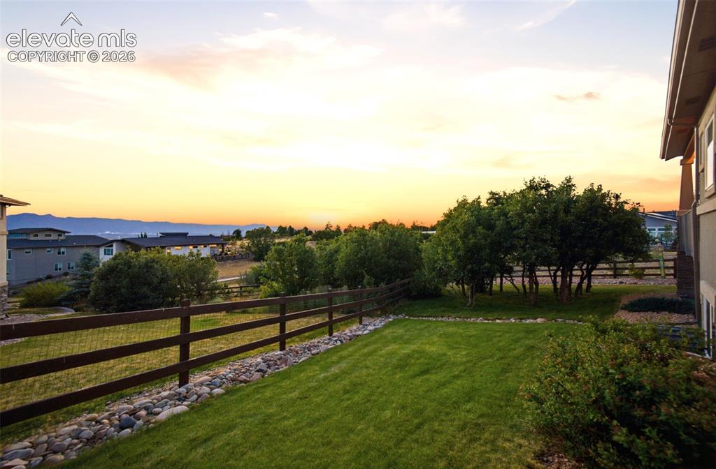 Image 45 of 49: Yard
