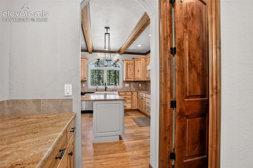 Image 13 of 48: Butlers Pantry