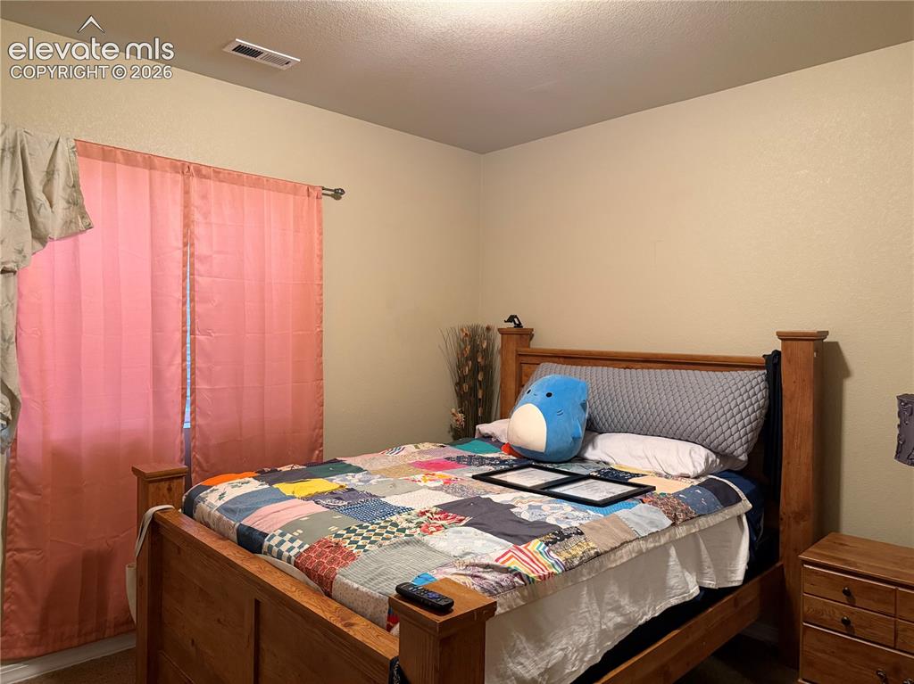 Image 33 of 44: Bedroom