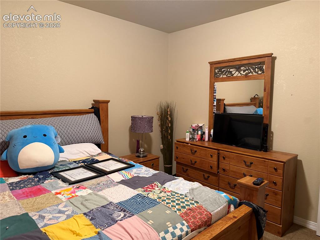 Image 35 of 44: Bedroom