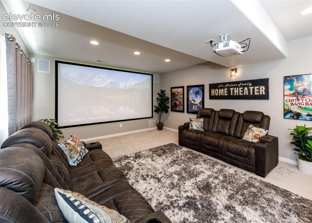 Image 42 of 50: Home theater