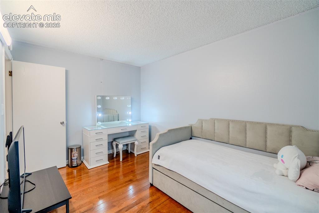 Image 18 of 33: Hardwood flooring throughout