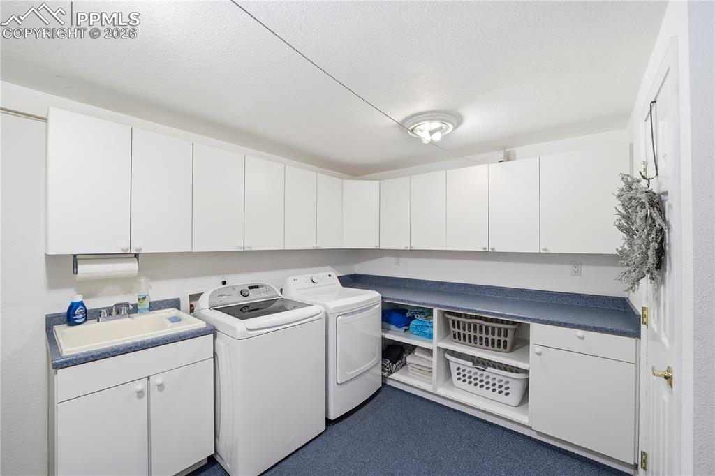 Image 43 of 50: Laundry