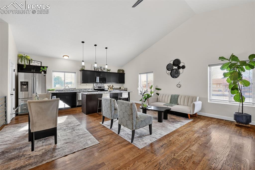 Image 13 of 31: Living Room