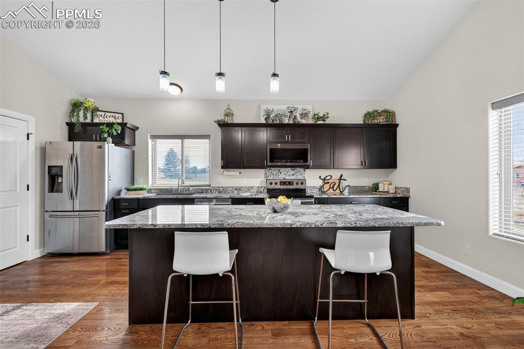 Image 15 of 31: Kitchen