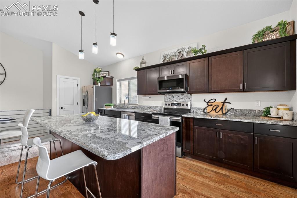 Image 16 of 31: Kitchen