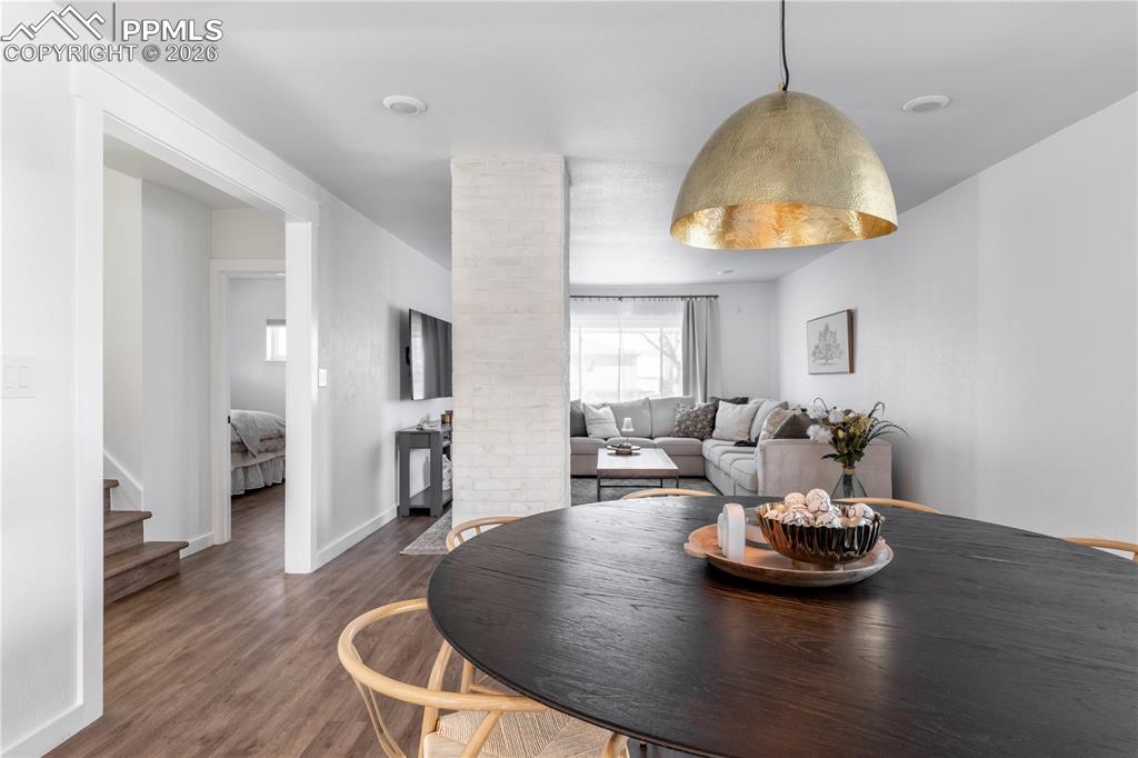 Image 10 of 42: Dining Area