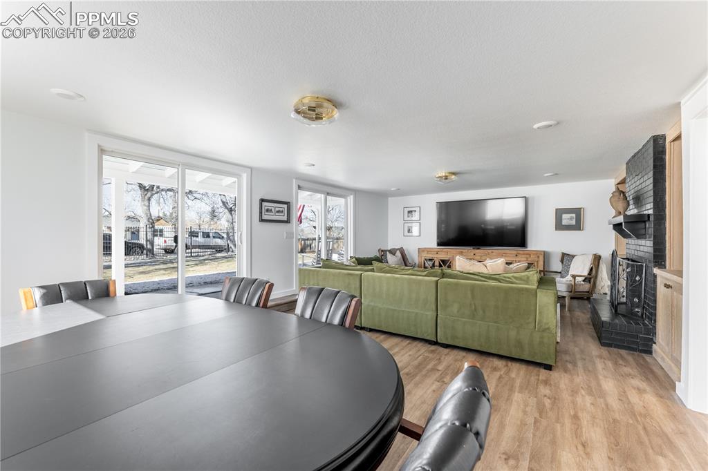 Image 18 of 42: Great Room