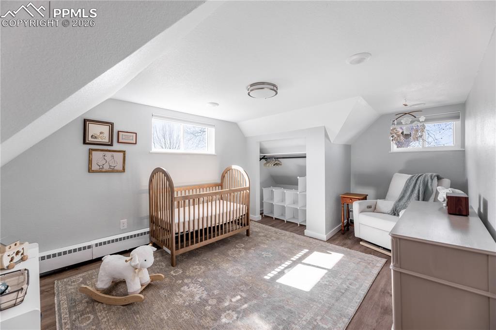 Image 26 of 42: Bedroom