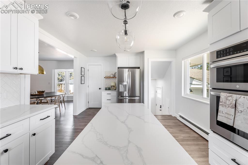 Image 7 of 42: Kitchen