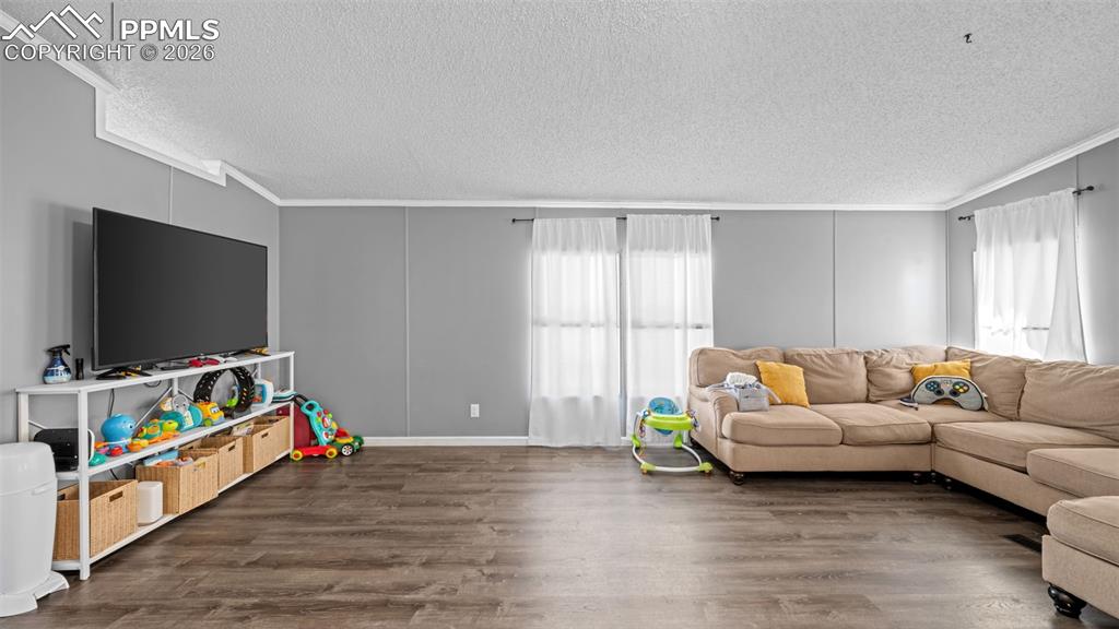 Image 13 of 35: Living Room