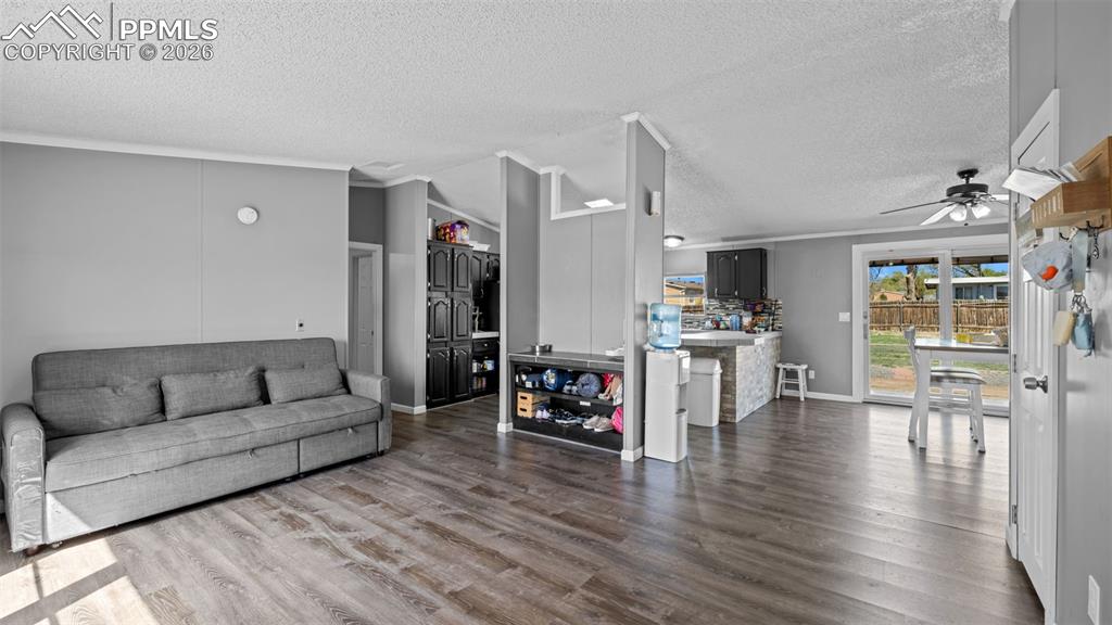 Image 6 of 35: Sitting Room