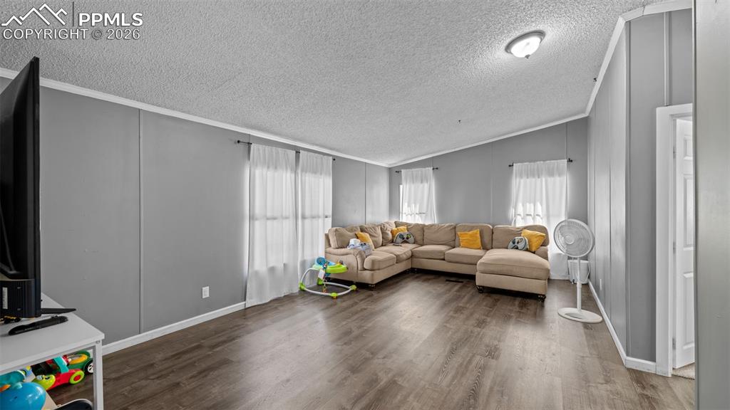 Image 8 of 35: Living Room