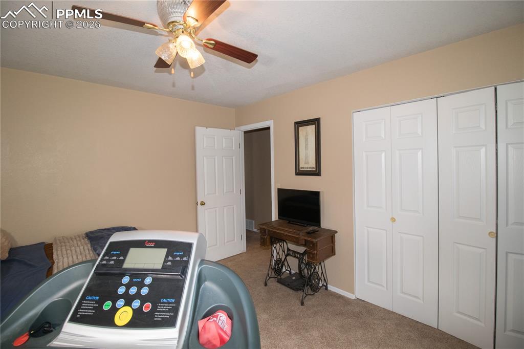 Image 26 of 44: Bedroom