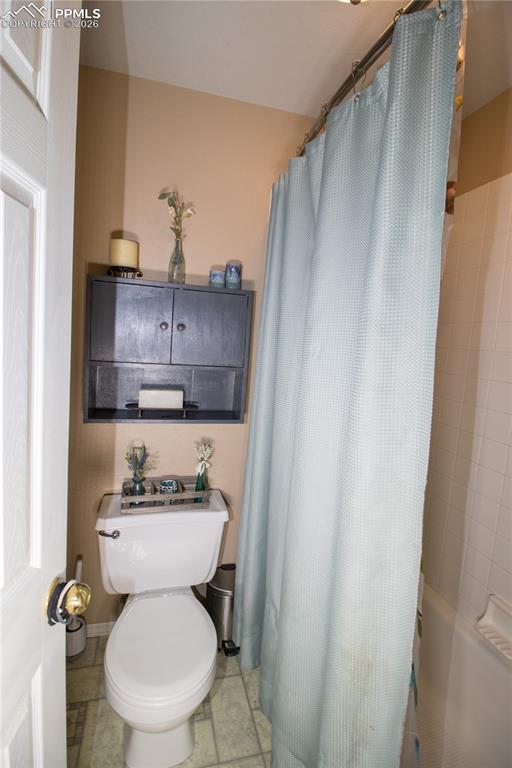 Image 29 of 44: Bathroom