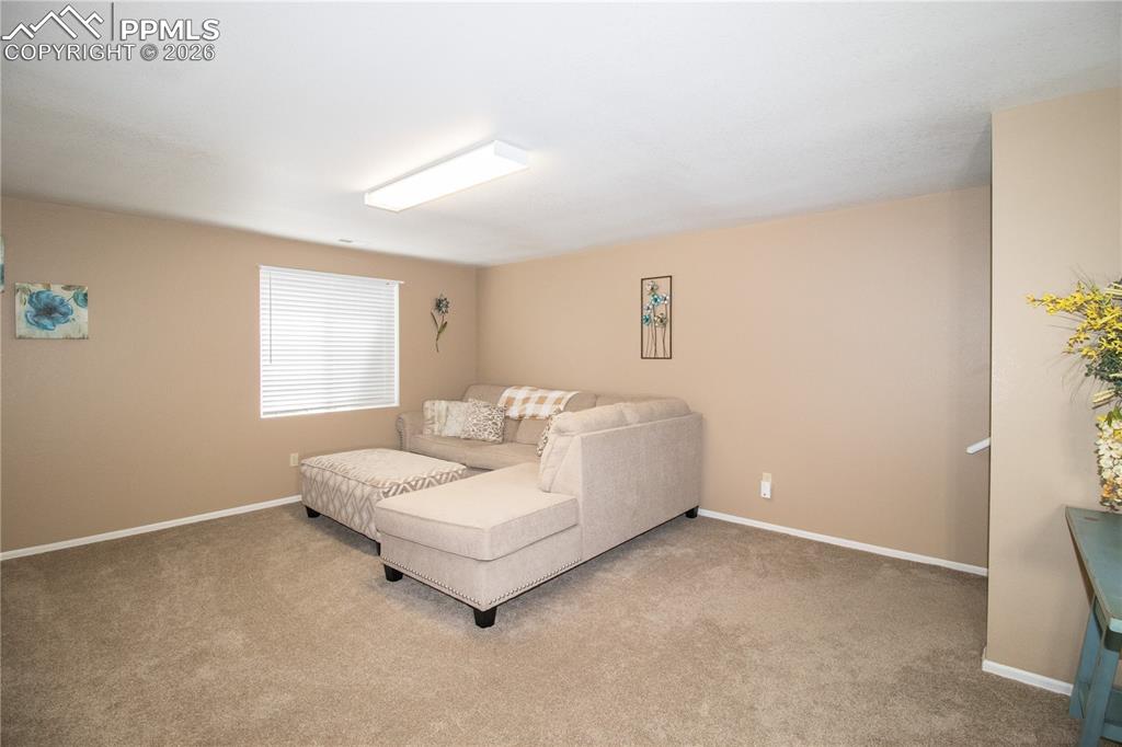 Image 31 of 44: Living Room