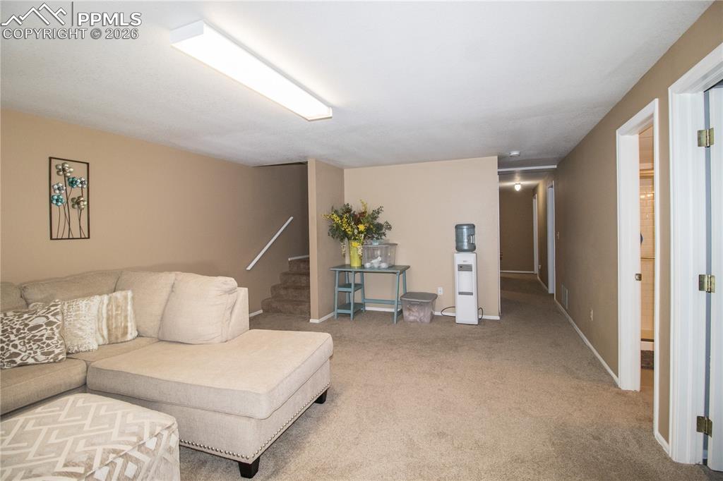 Image 32 of 44: Living Room