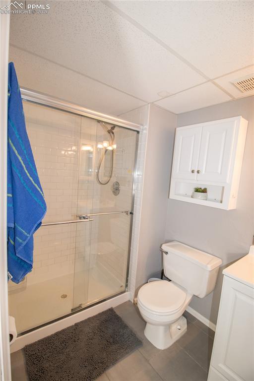 Image 37 of 44: Bathroom